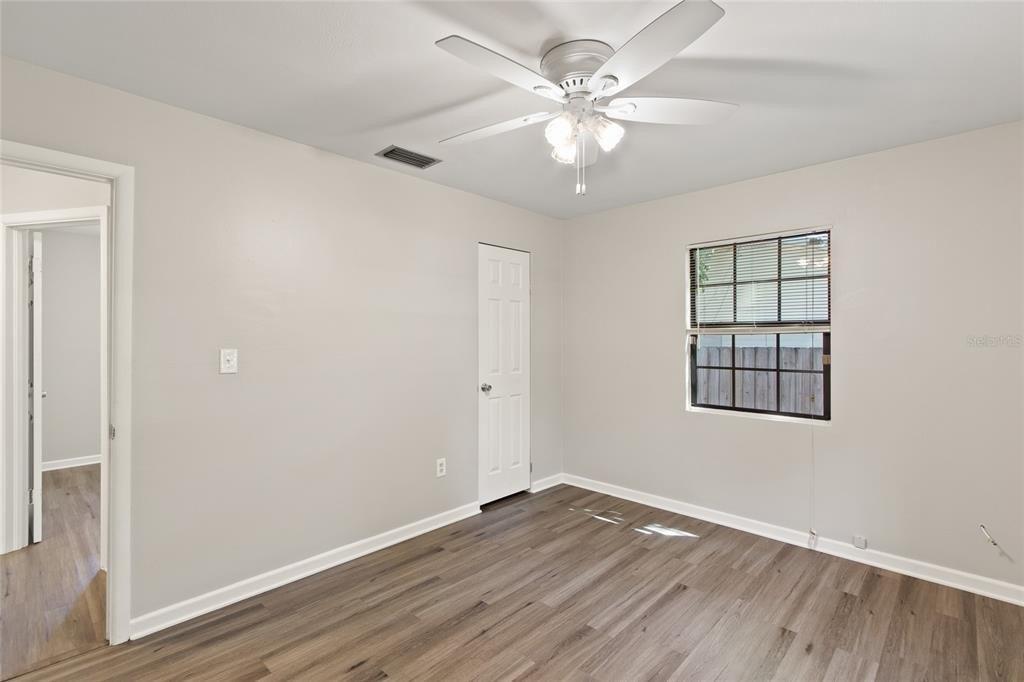Dora Ave, Tavares, FL 32778