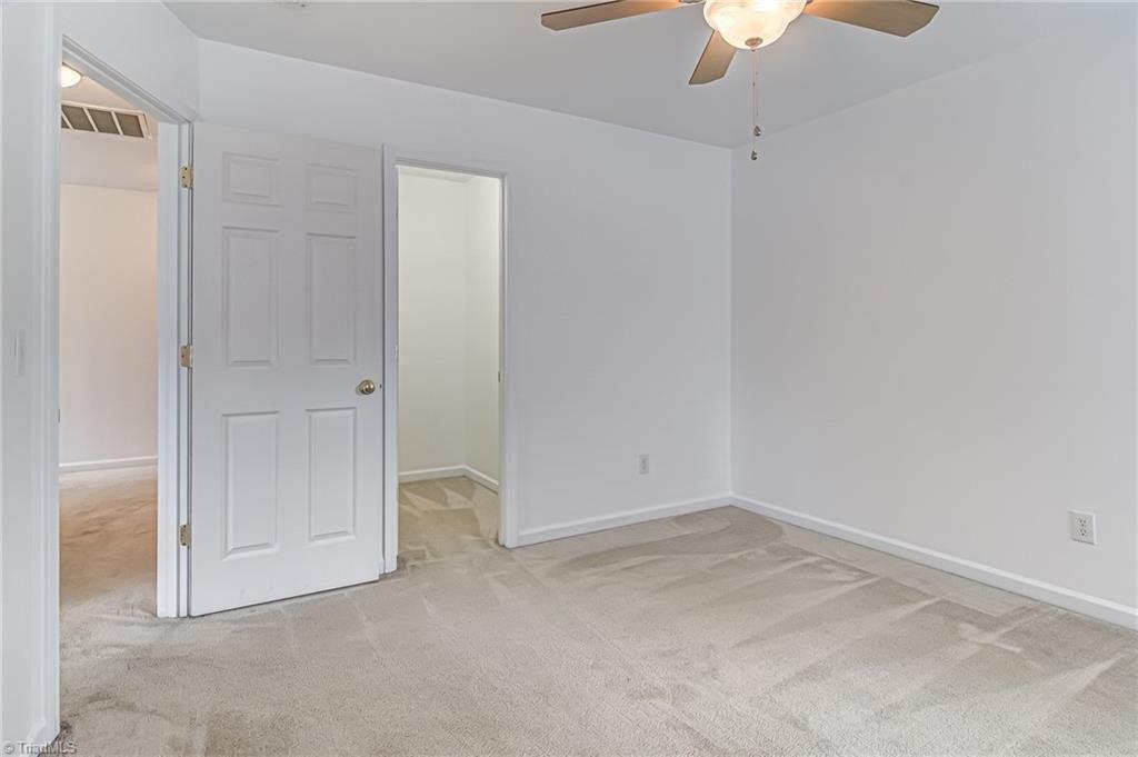 Longridge Dr, Kernersville, NC 27284