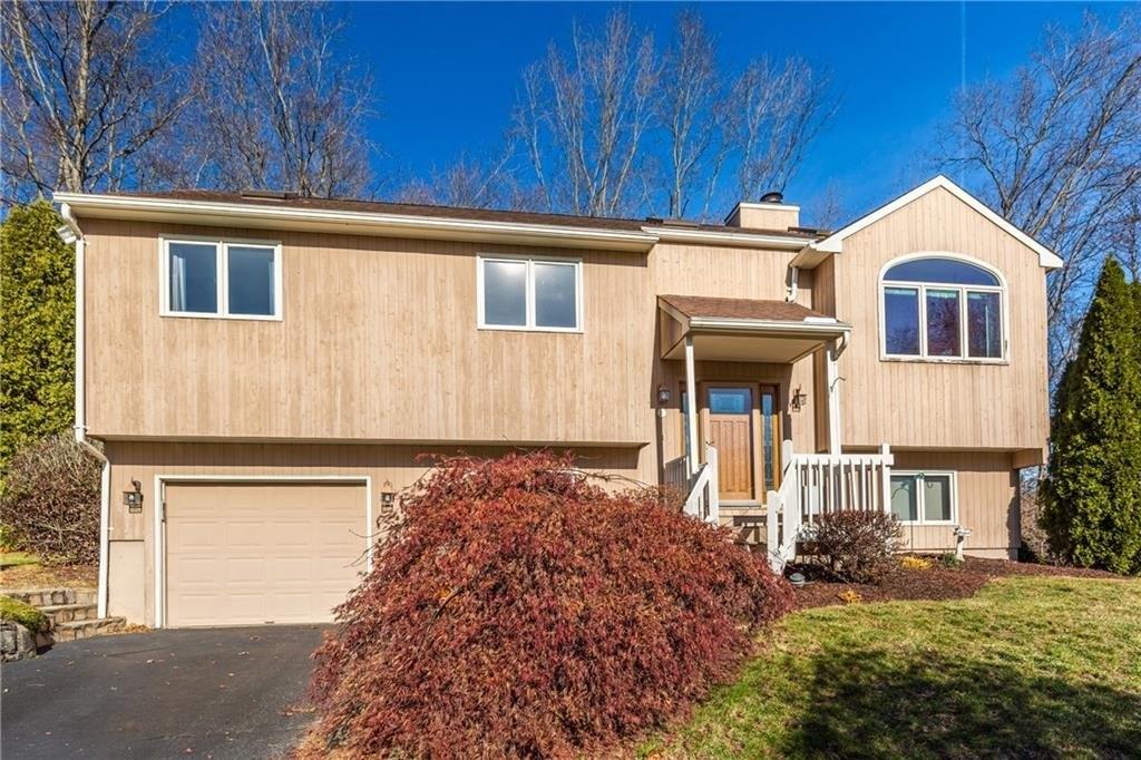 Ivy Hollow Ct, Cranston, RI 02921