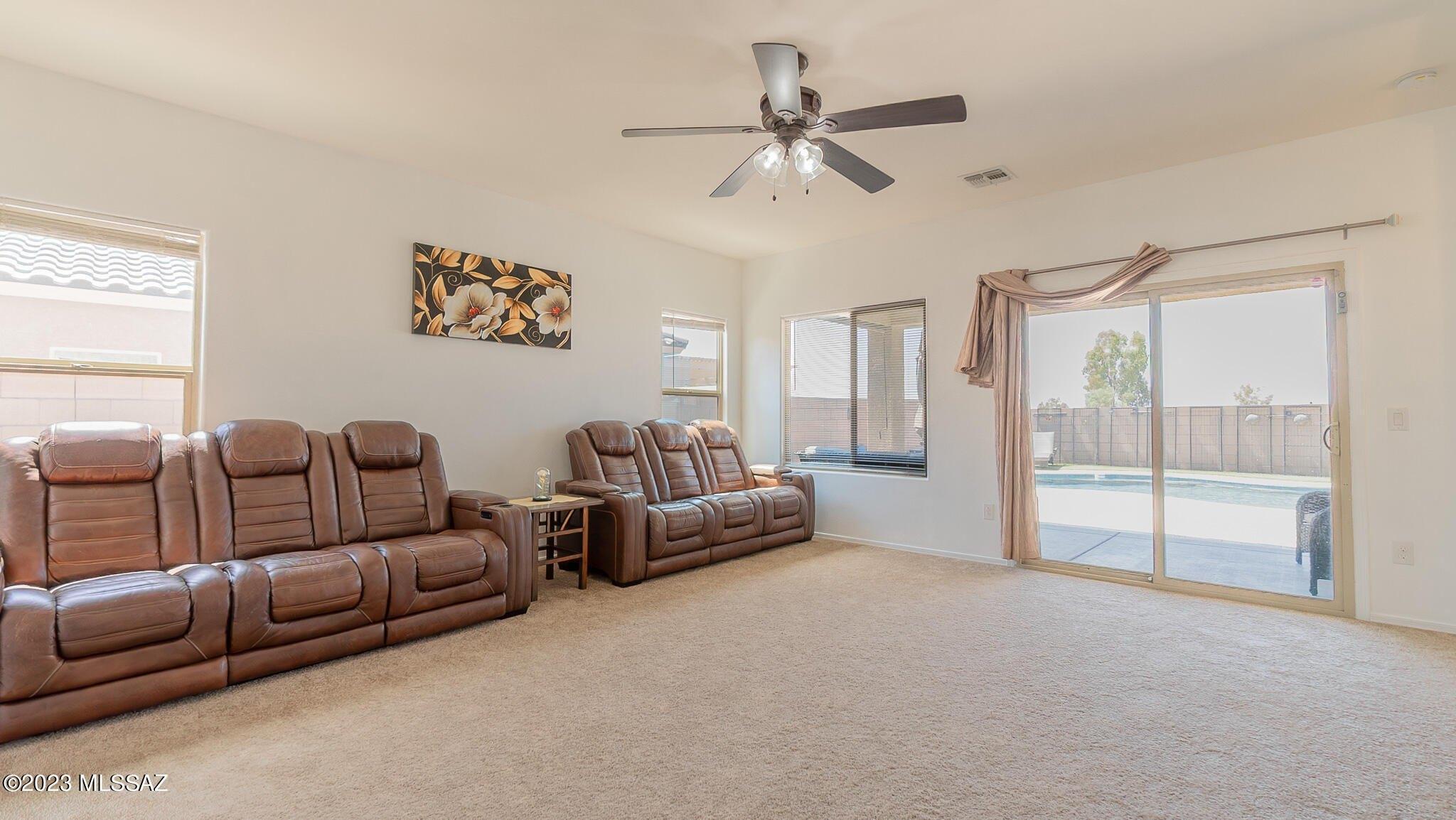 W Andrew Potter St, Corona De Tucson, AZ 85641