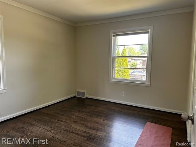 Lawnwood St, Roseville, MI 48066