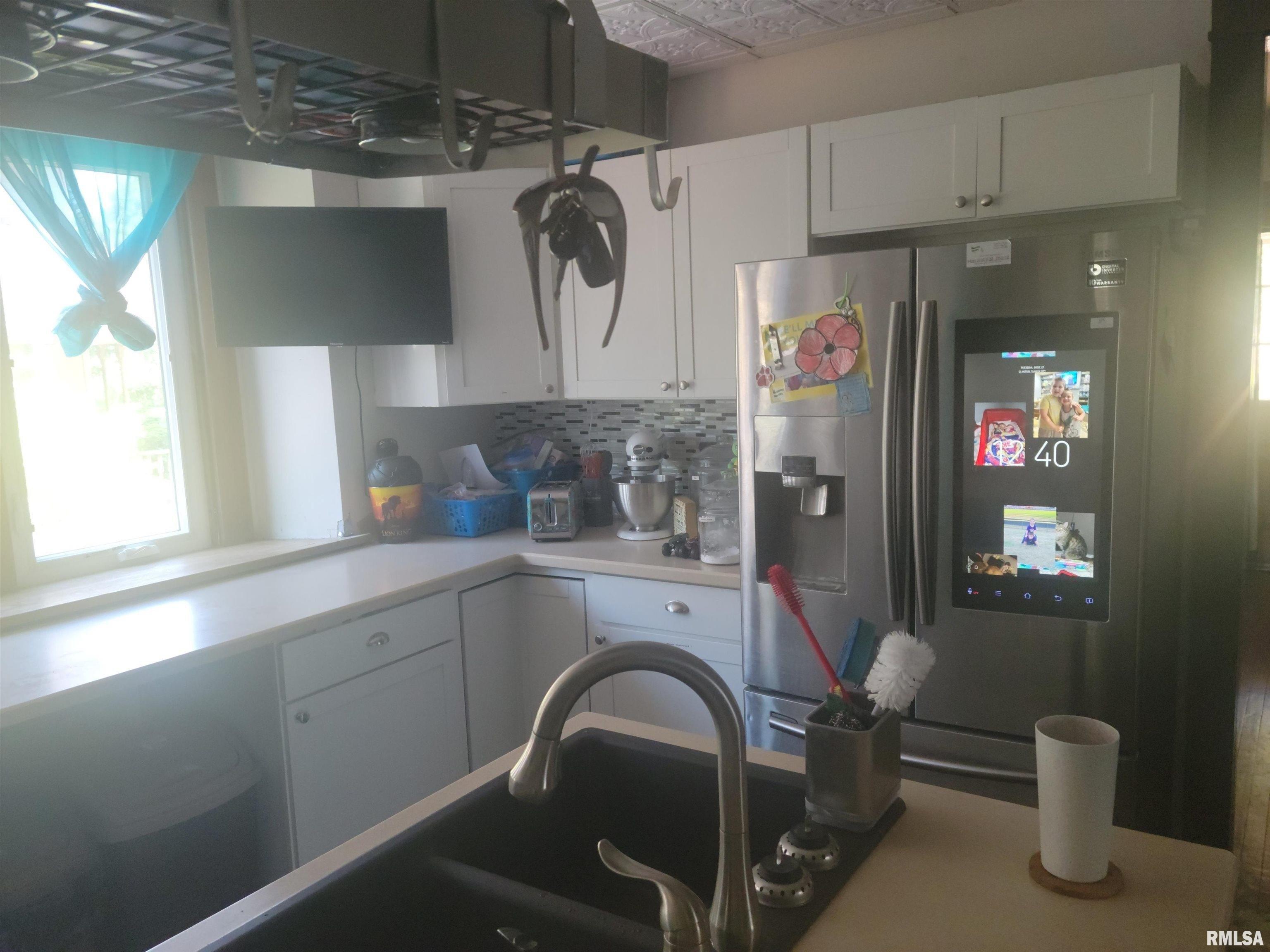 5th Ave S, Clinton, IA 52732