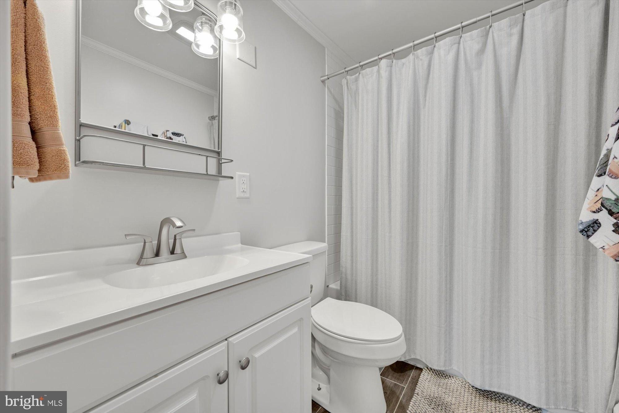 E Oak St, Palmyra, PA 17078