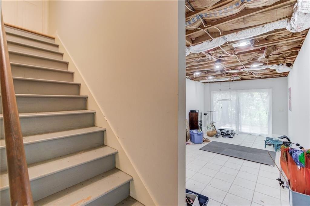 Mountain Creek Ct, Stone Mountain, GA 30087