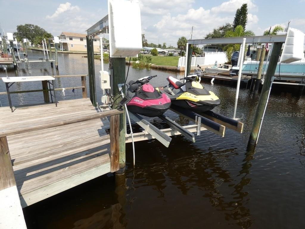 Coco Ave, Hudson, FL 34667