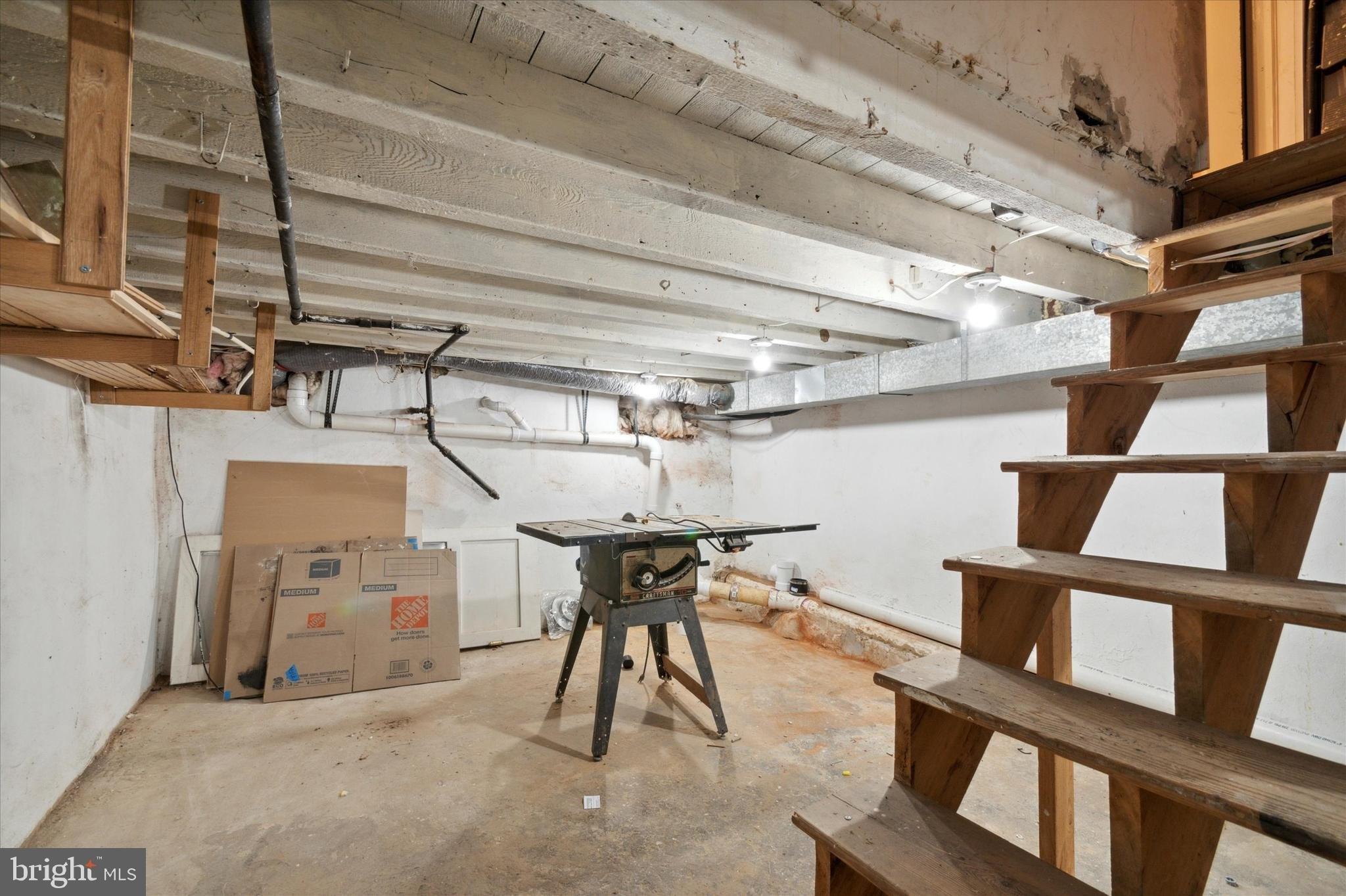 Almond St, Philadelphia, PA 19125