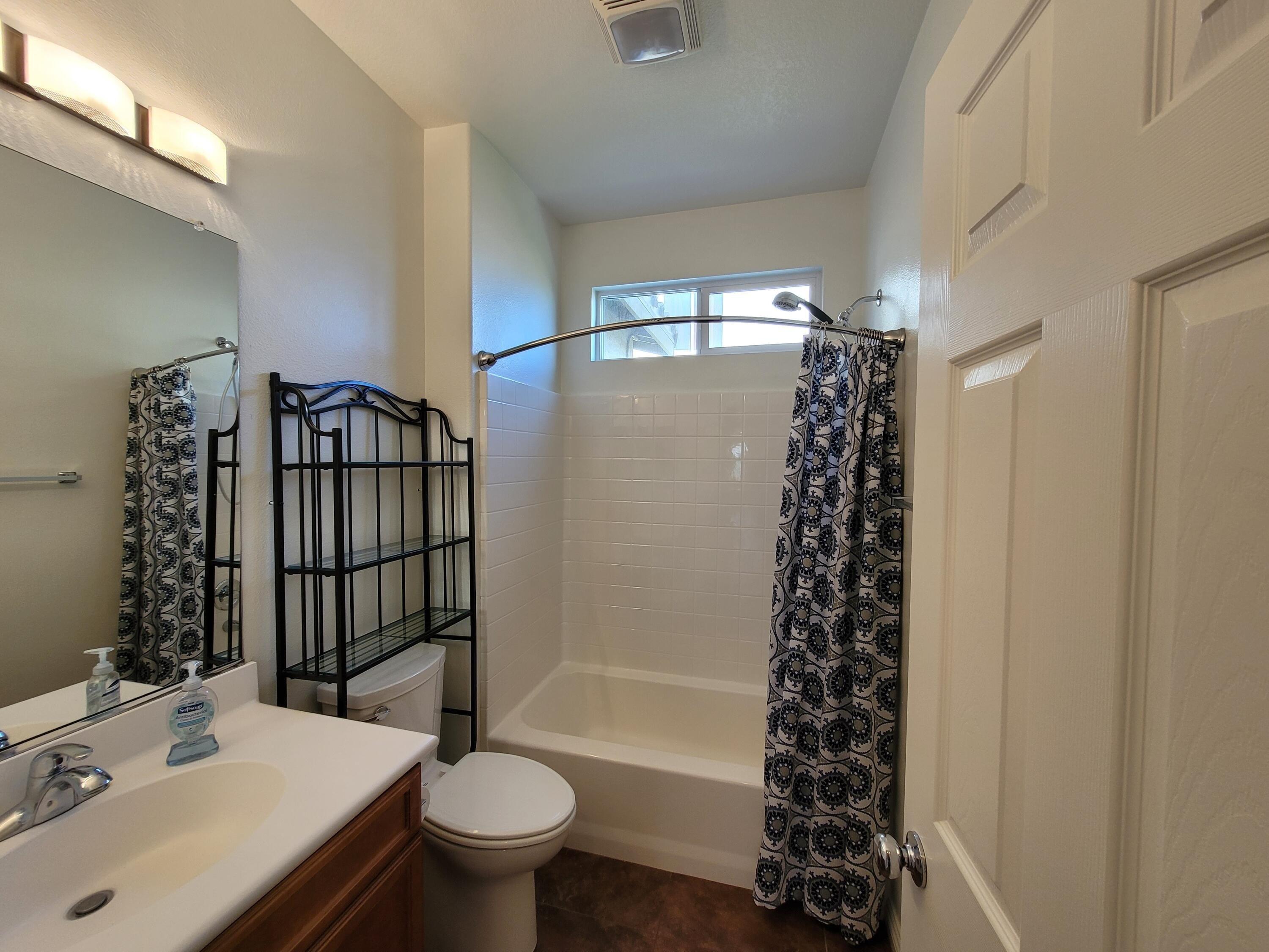 Hampton St, Lancaster, CA 93536