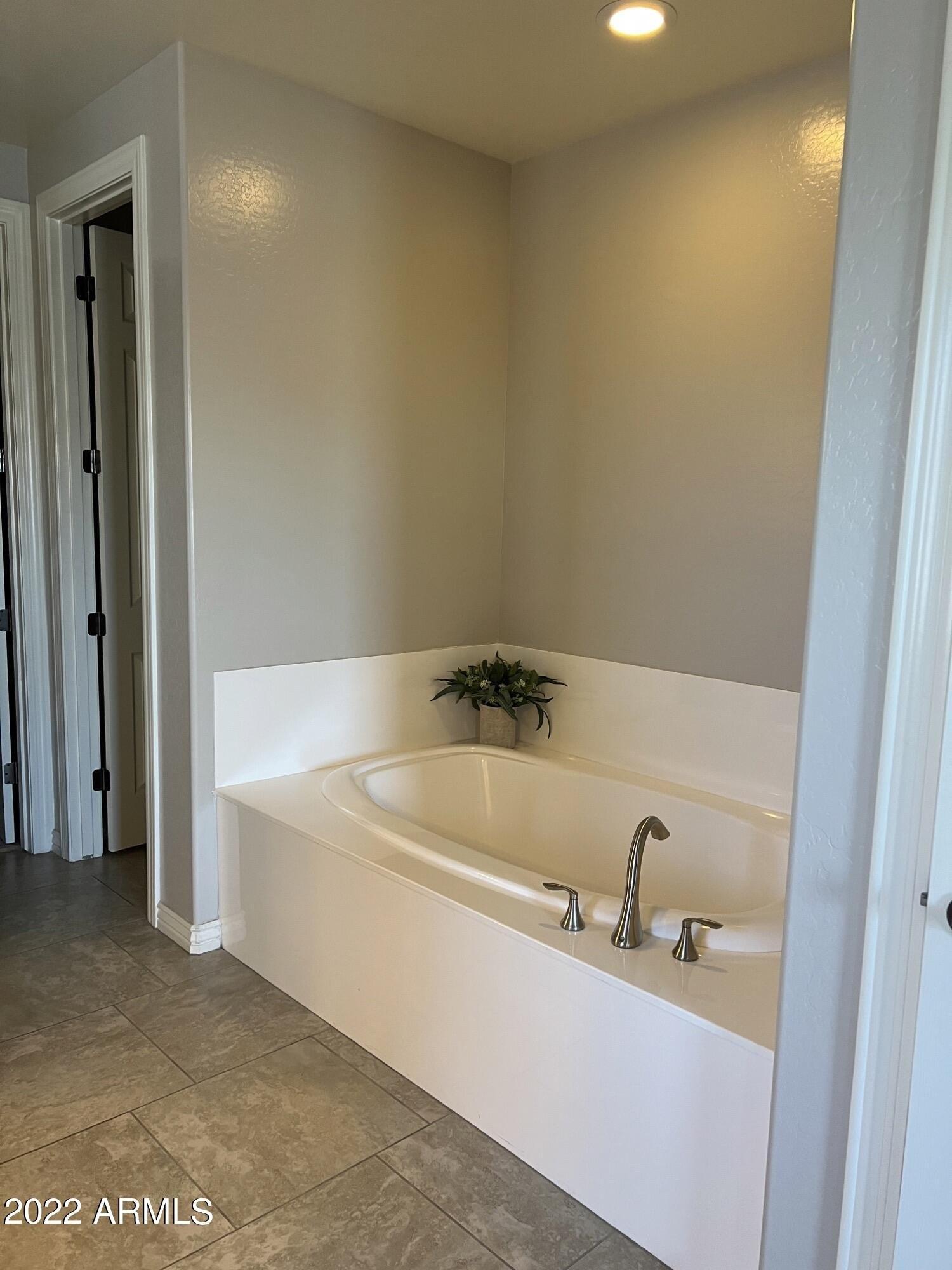 E Sierra Madre Ave, Gilbert, AZ 85296