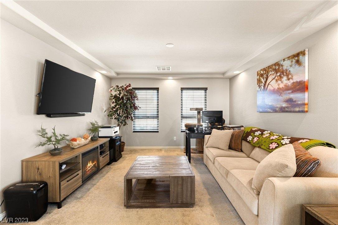 Hawk Crest St, Las Vegas, NV 89141