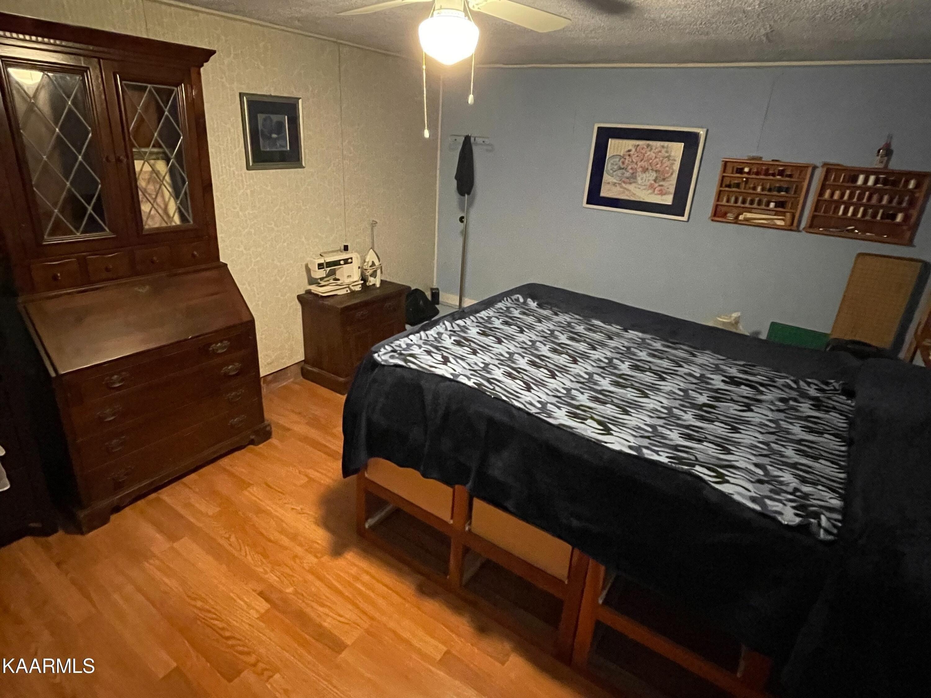 Petit Ln, Wartburg, TN 37887