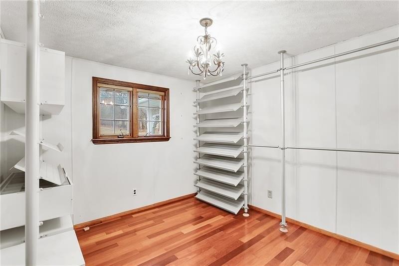 Vernon Dr, Rostraver Township, PA 15012