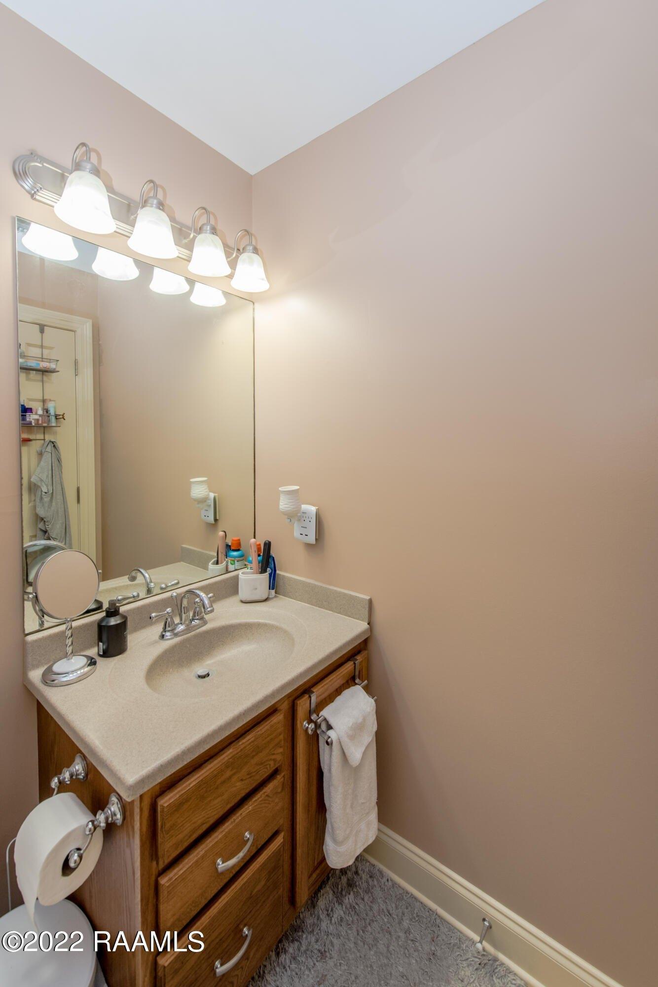 W Monroe St, Broussard, LA 70518