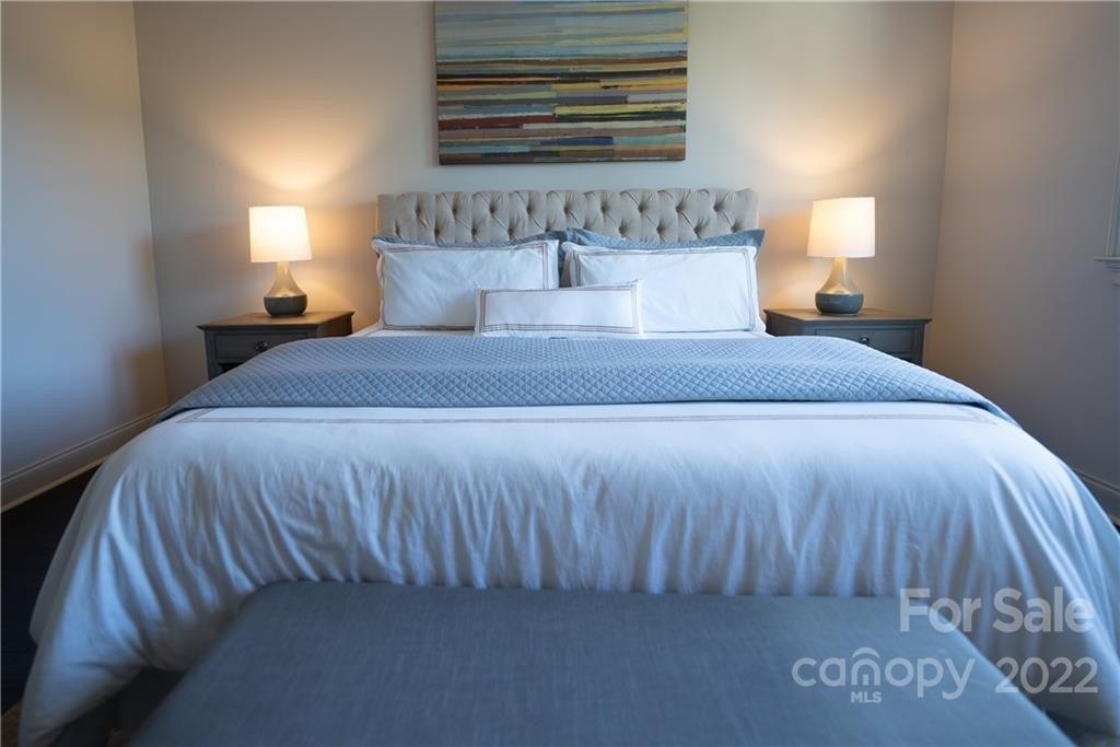 Cotswold Pl, Charlotte, NC 28211