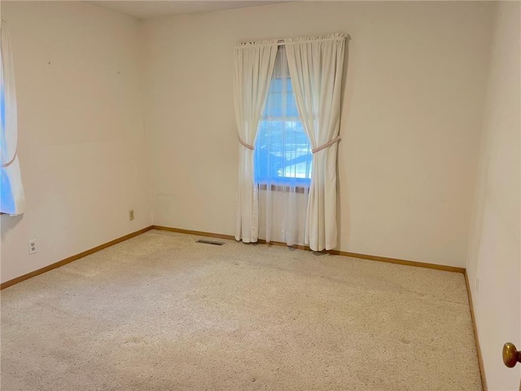 Edgewood Ave, Albert Lea, MN 56007