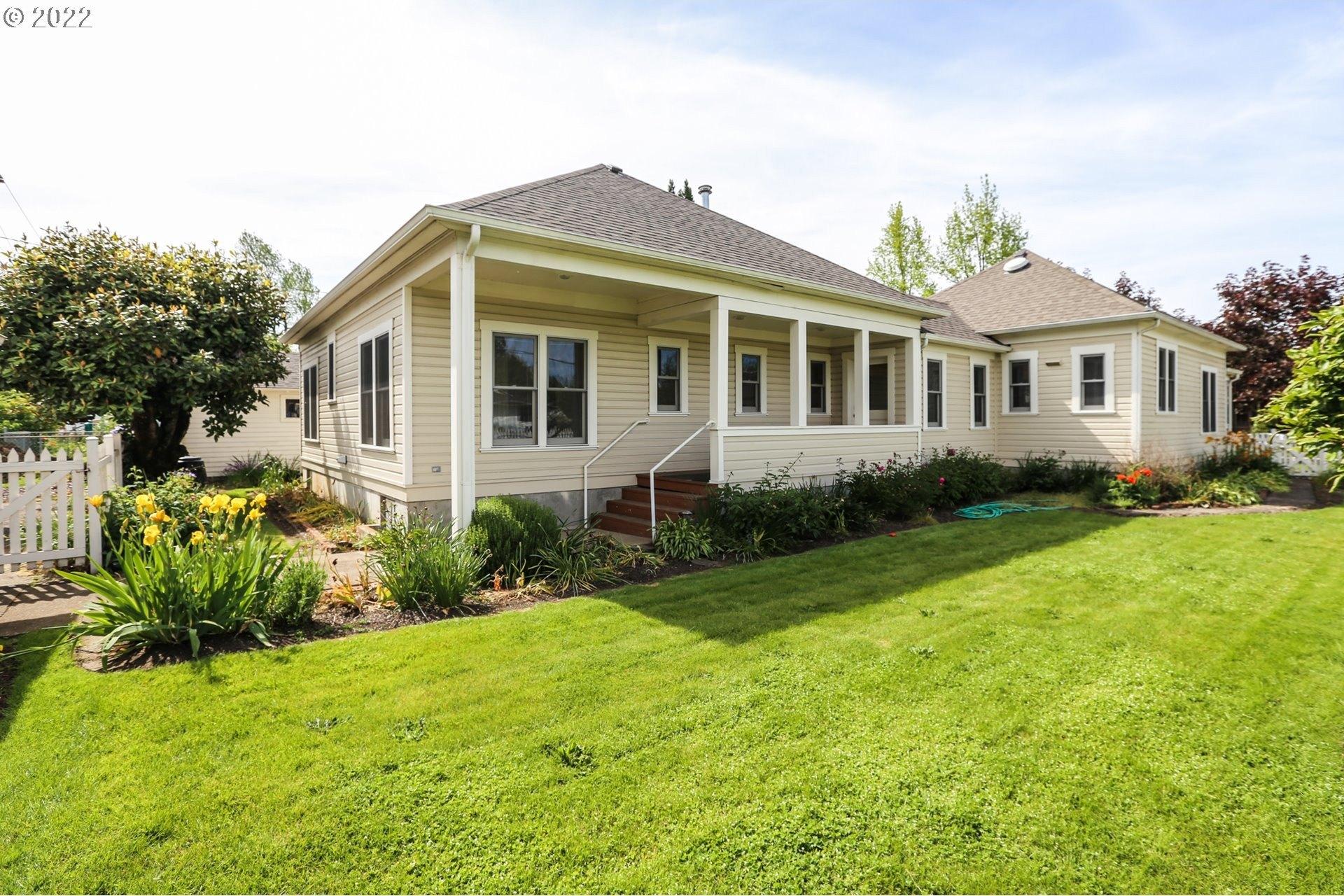 C St, Springfield, OR 97477