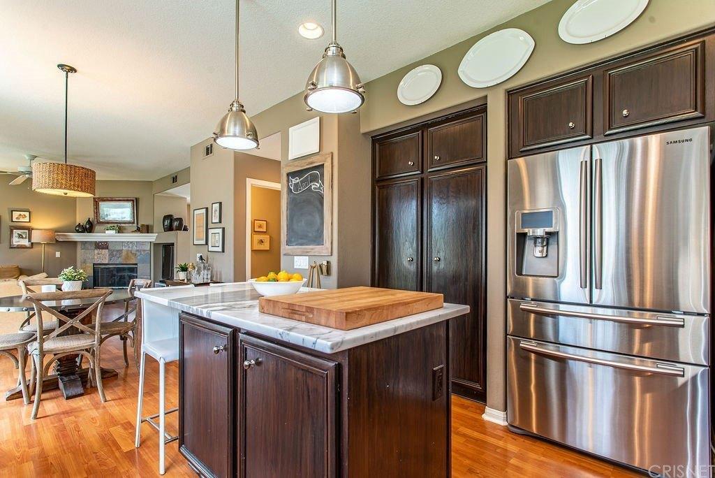 Periwinkle Ln, Valencia, CA 91354