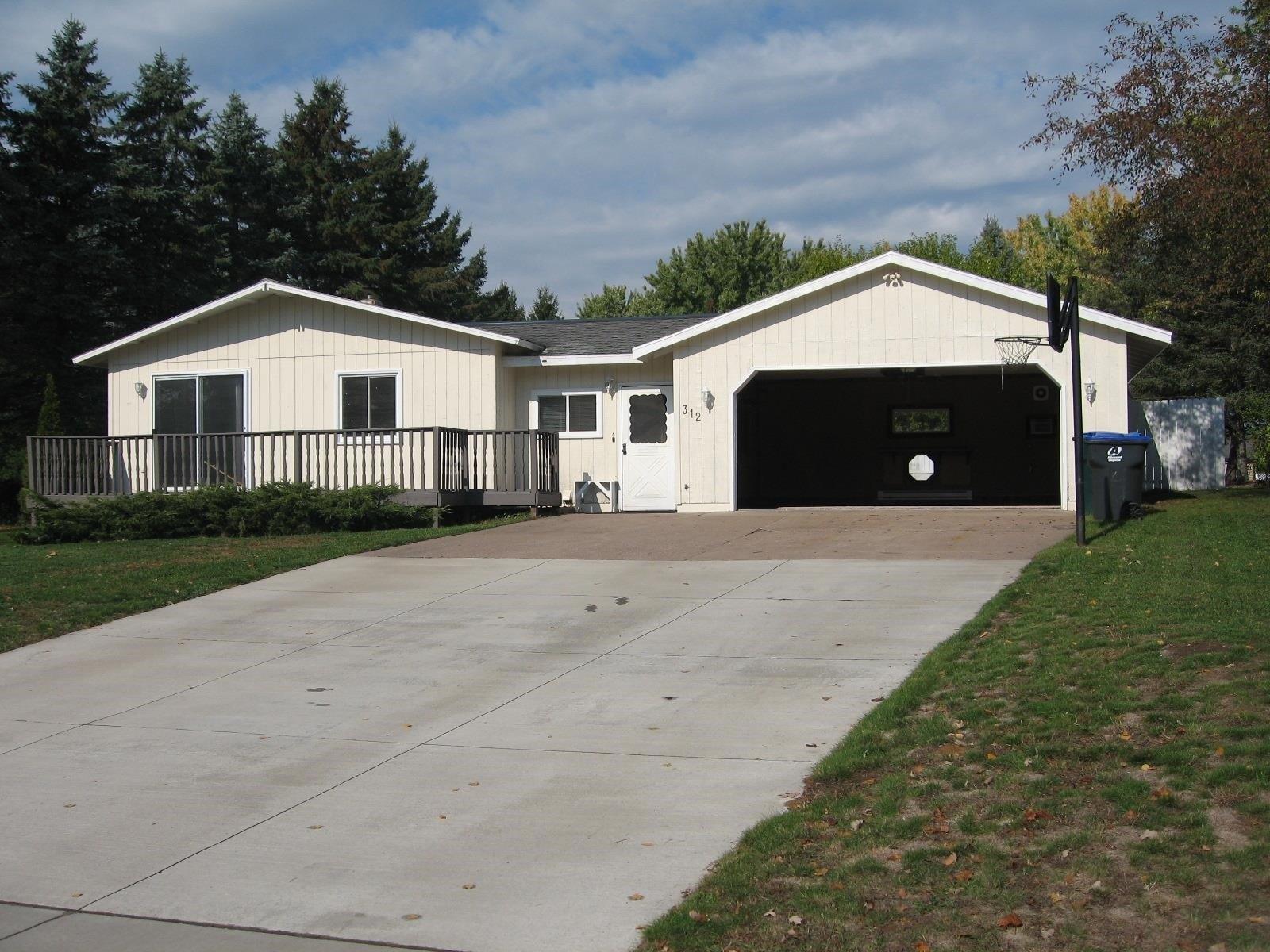 Valley View Dr, Wautoma, WI 54982