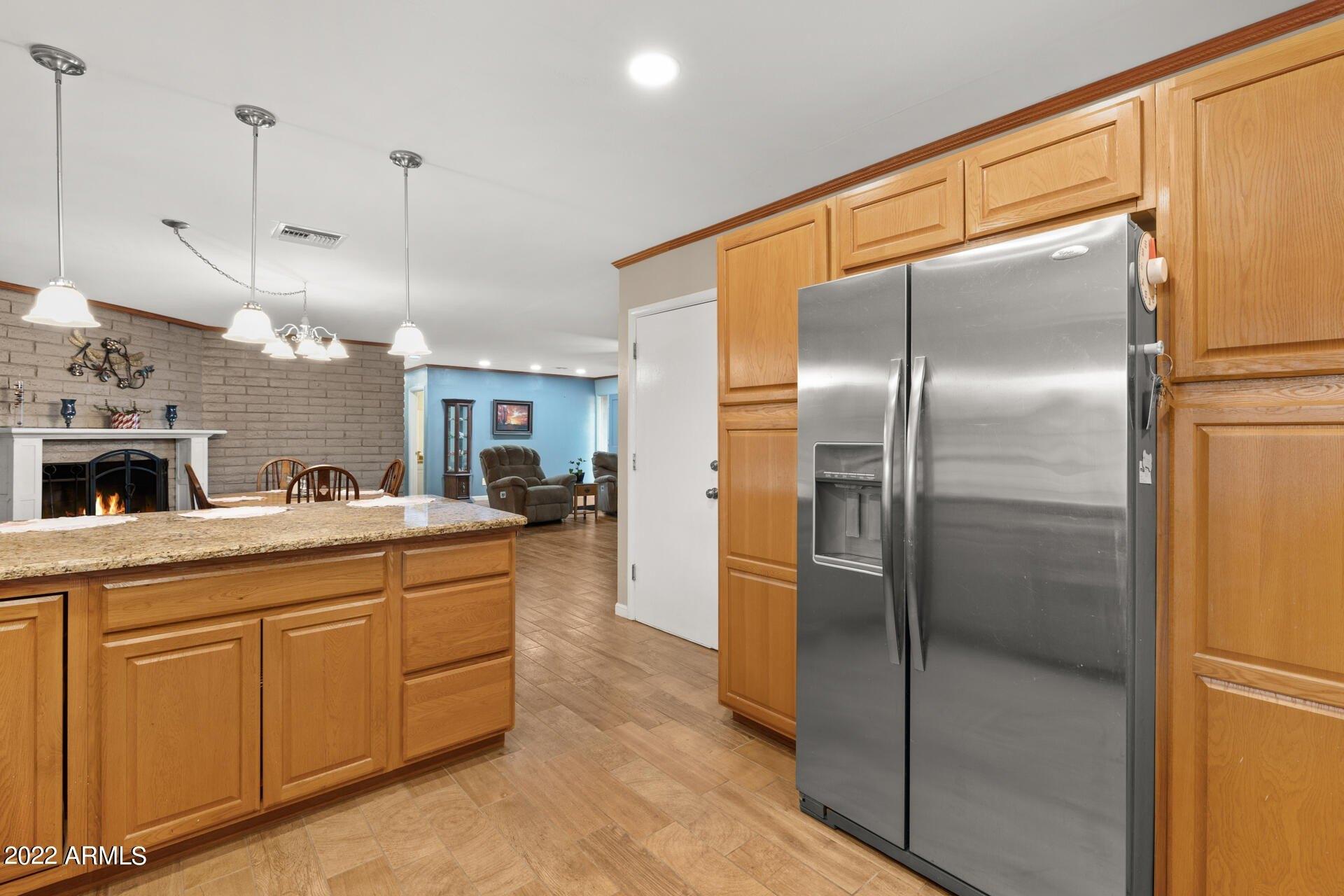 W Mercer Ln, Phoenix, AZ 85029