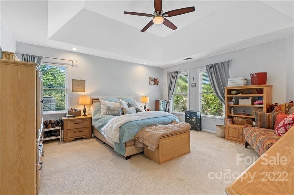 Deer Spring Ln, Charlotte, NC 28210