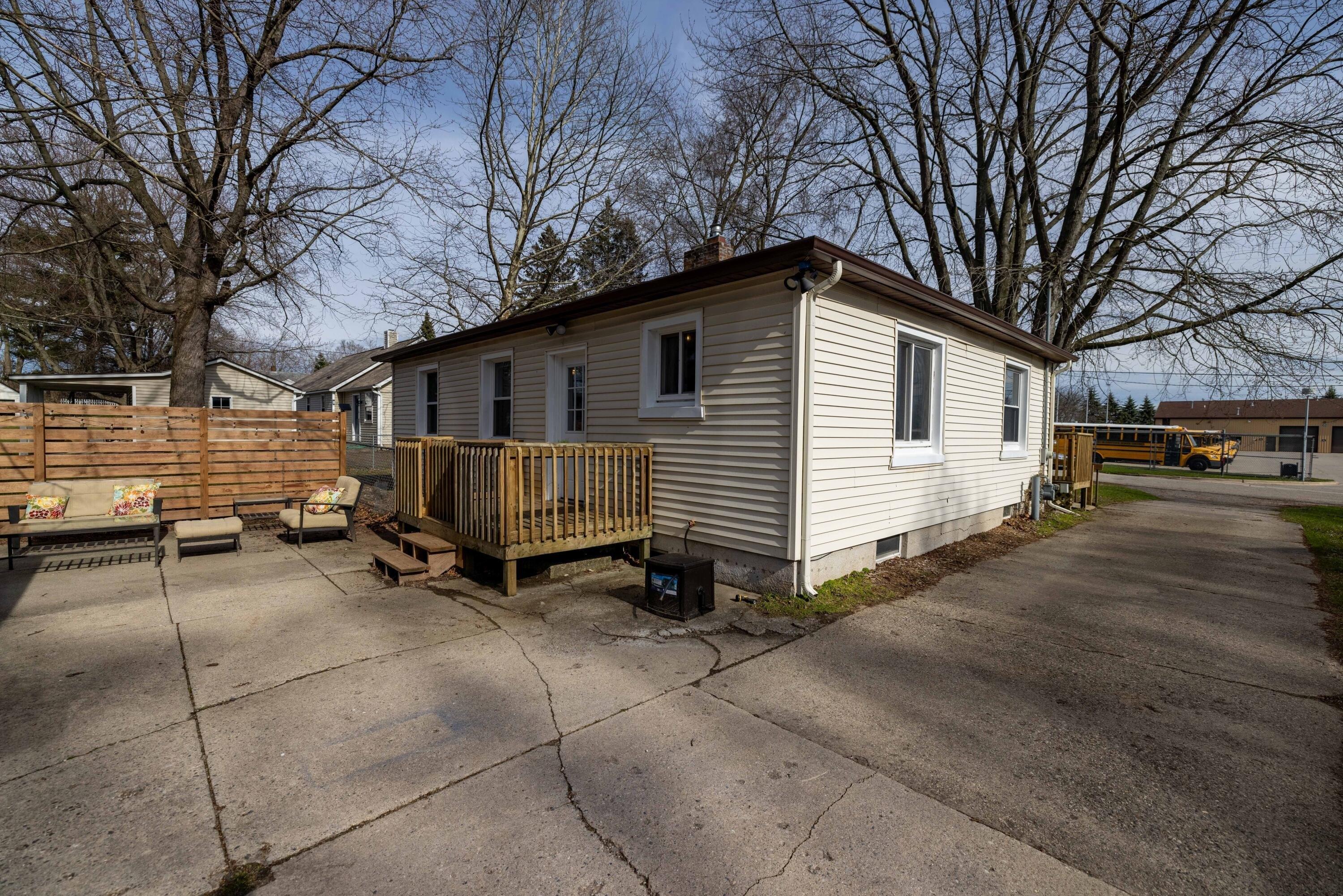 Betty St Ne, Comstock Park, MI 49321