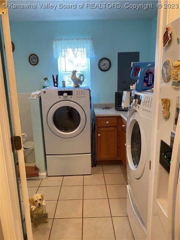 Berch Ln, Ravenswood, WV 26164