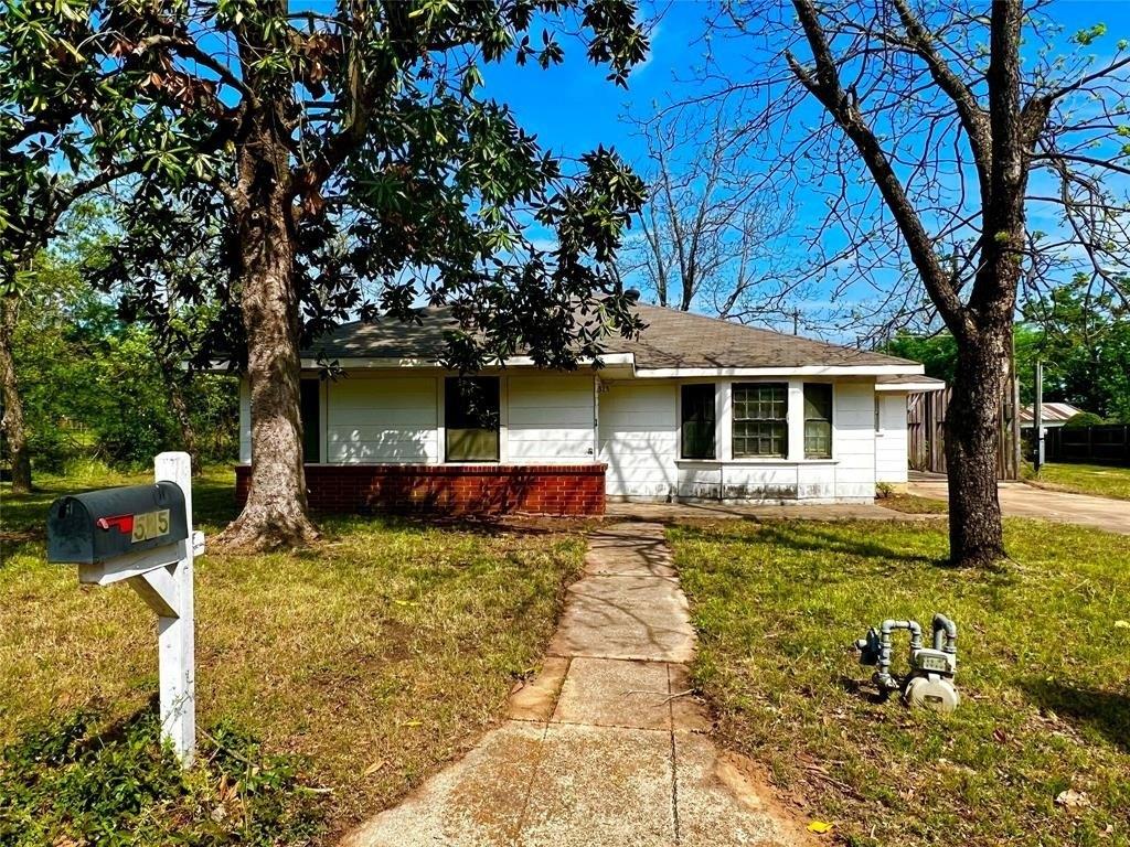 E Davilla Ave, Rockdale, TX 76567