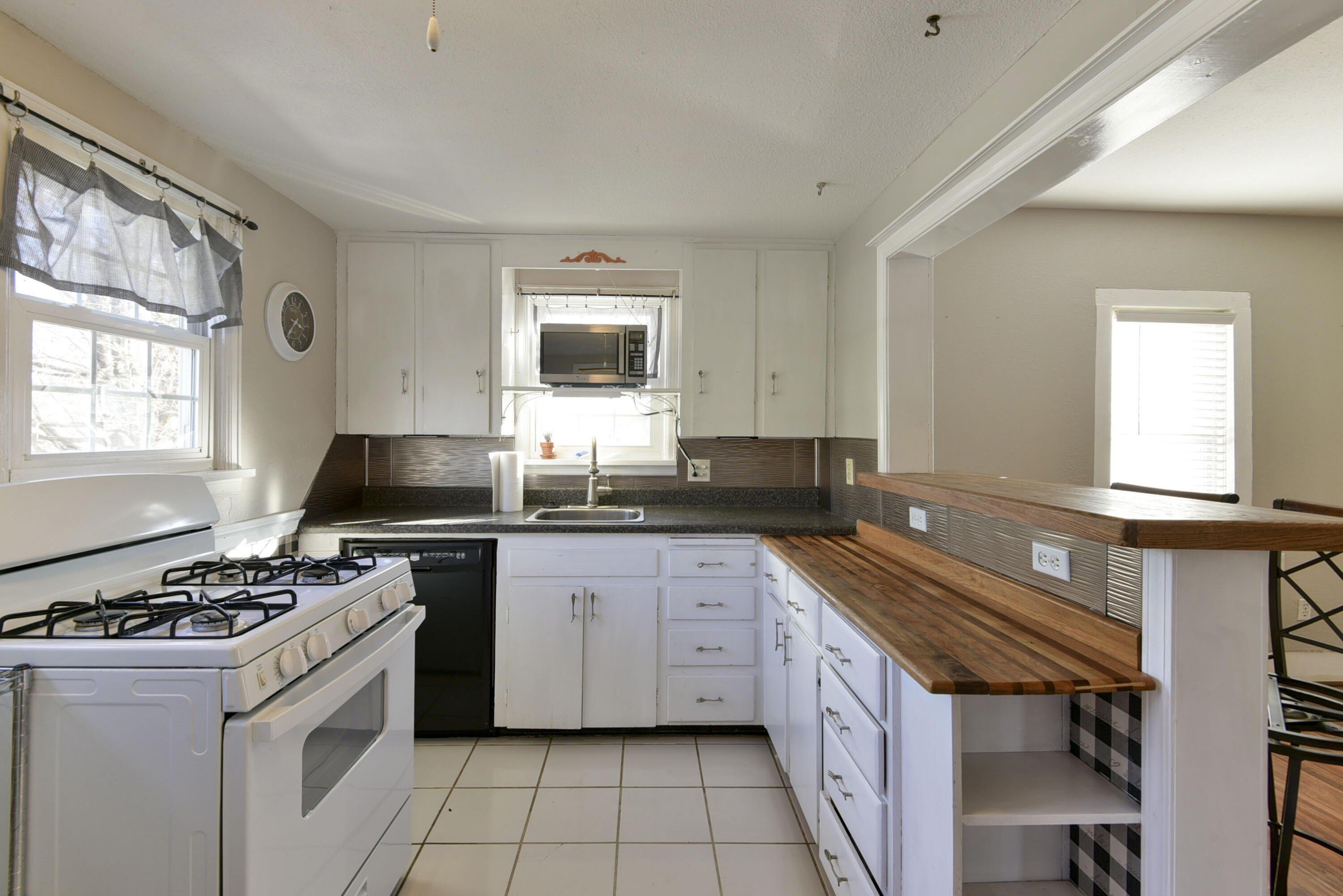 S Turk Ave, Ash Grove, MO 65604