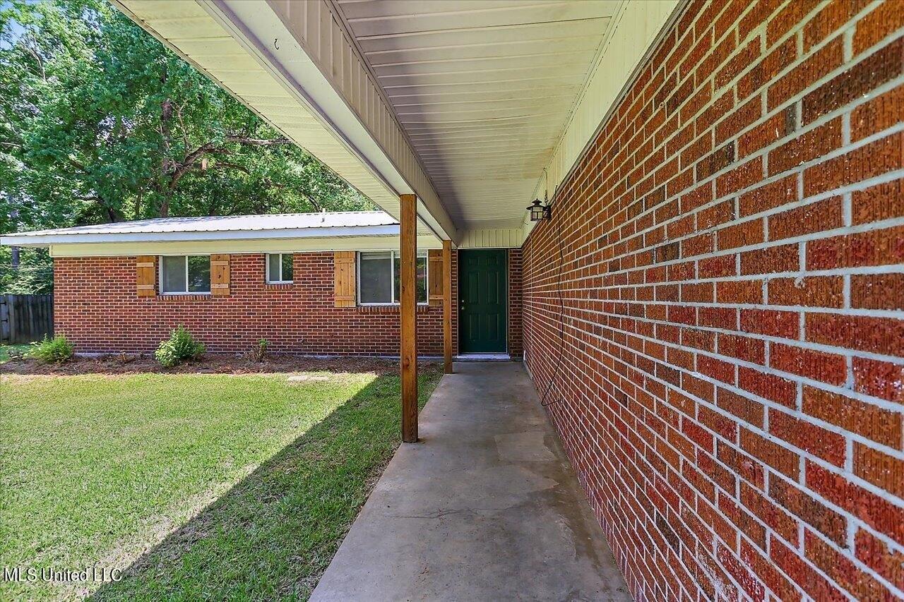 Valley Vista Dr, Jackson, MS 39211