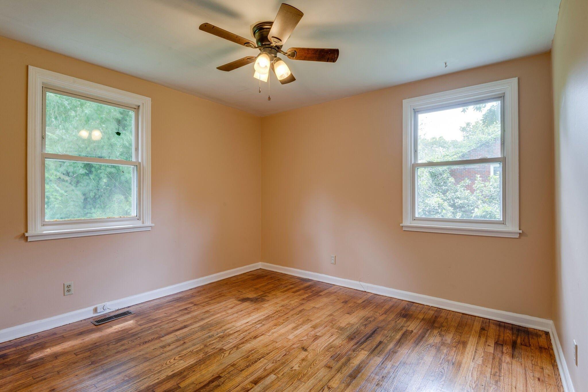Packard Dr, Nashville, TN 37211