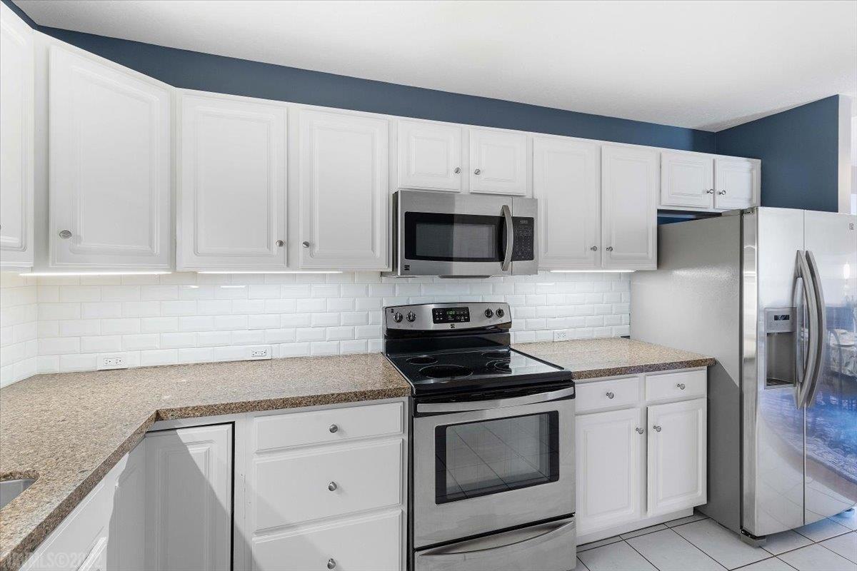 Pin Oak Dr, Christiansburg, VA 24073