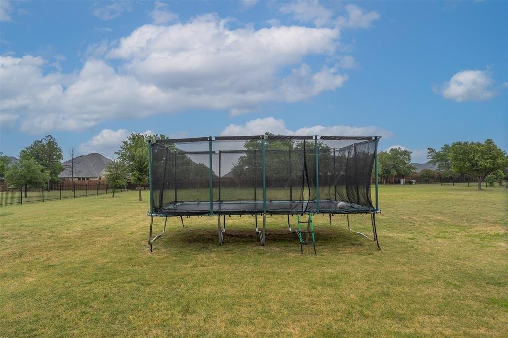 Round Ln E, Haslet, TX 76052