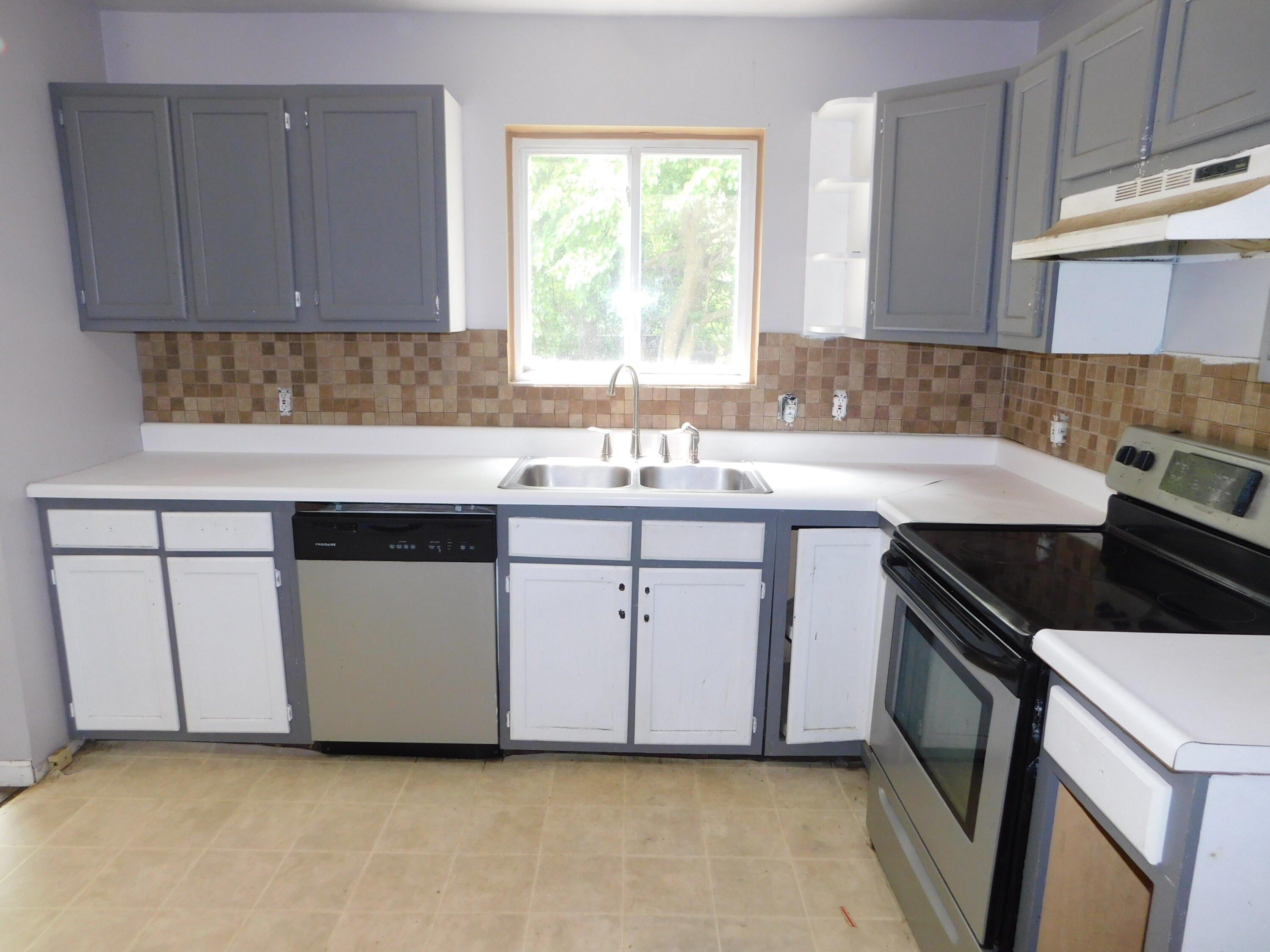 Desoto St, Lansing, MI 48911