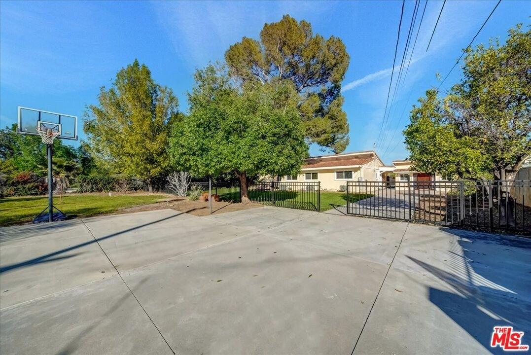 Noble Ave, North Hills, CA 91343