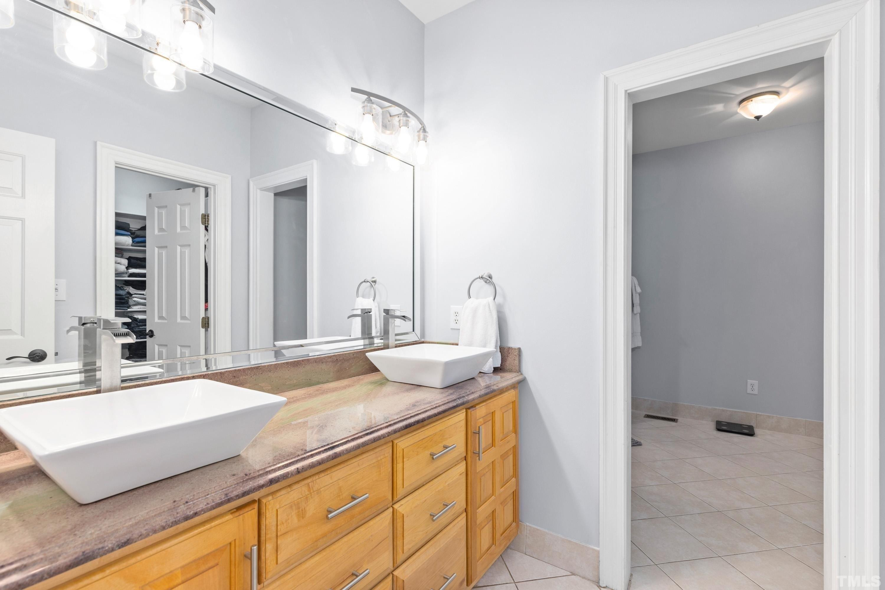 Cherry Laurel Dr, Clayton, NC 27527