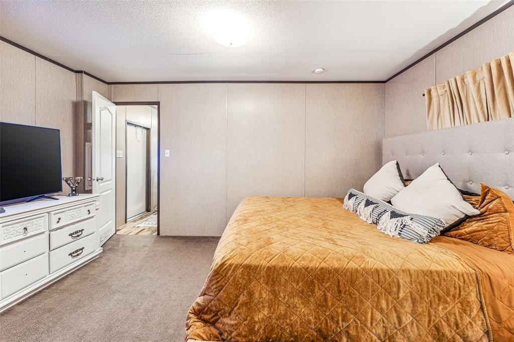 Frontier Trl, Granbury, TX 76048