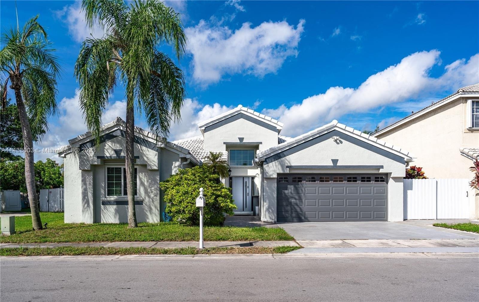 Sw 102nd Ter, Pembroke Pines, FL 33025