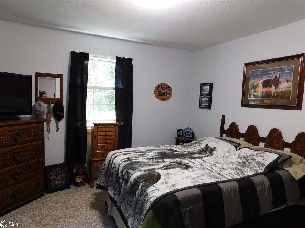N Stone St, Creston, IA 50801