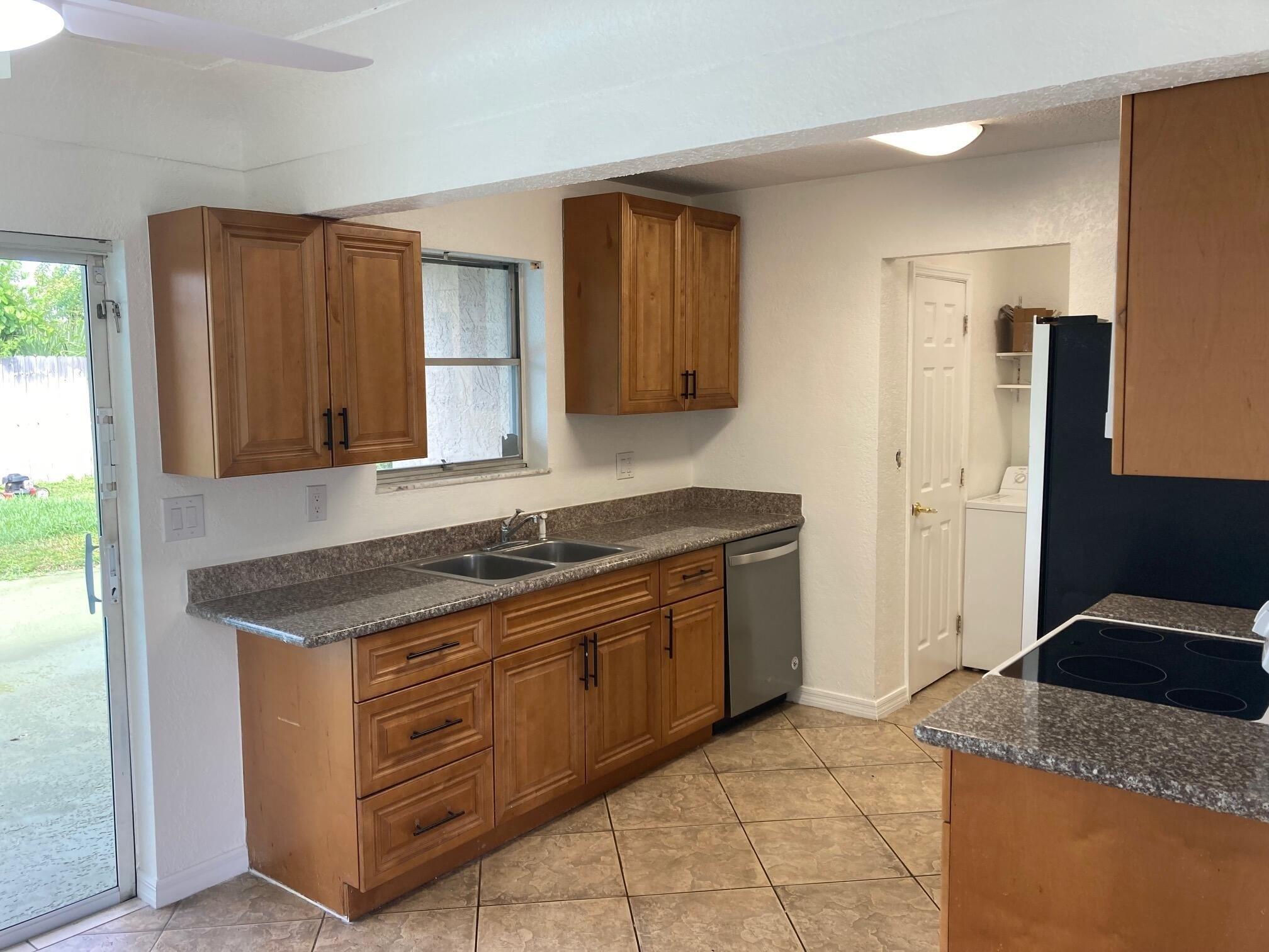 Sw 5th Ter, Deerfield Beach, FL 33441