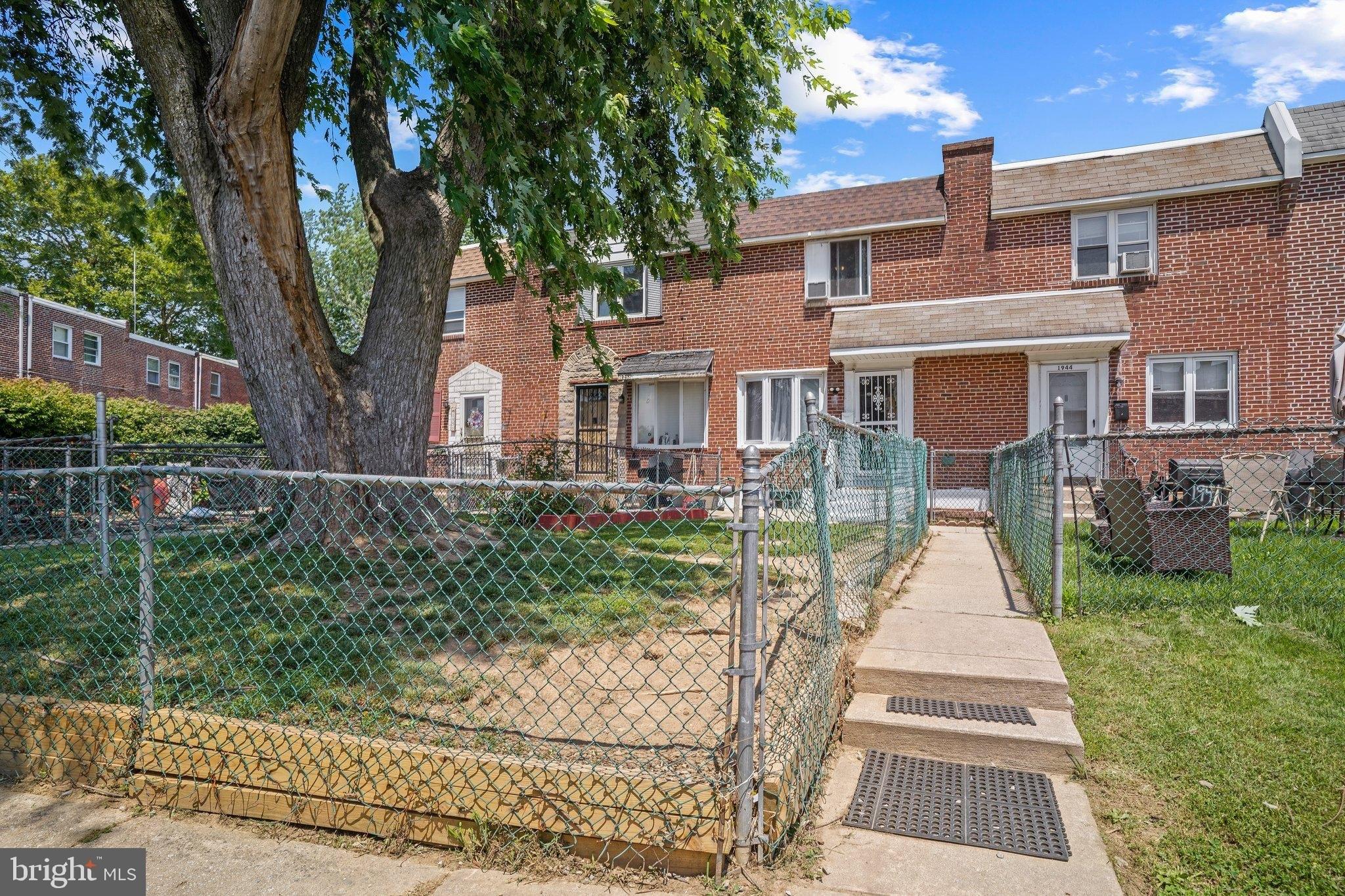 Carter Rd, Folcroft, PA 19032