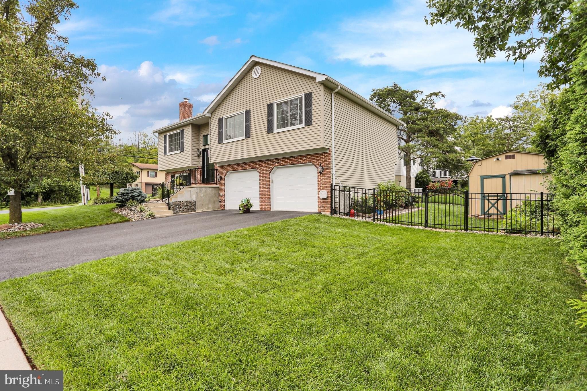 Lincoln Dr, Reading, PA 19606