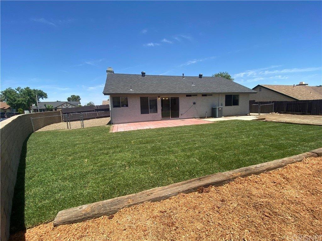 E Avenue R11, Palmdale, CA 93550