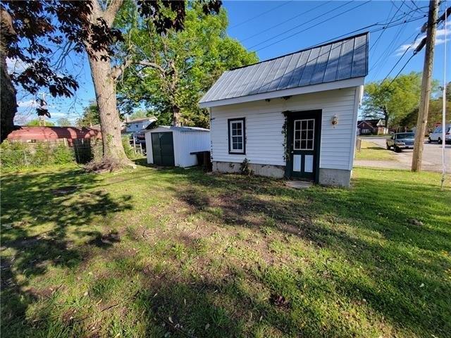 Suffolk Ave, Colonial Heights, VA 23834