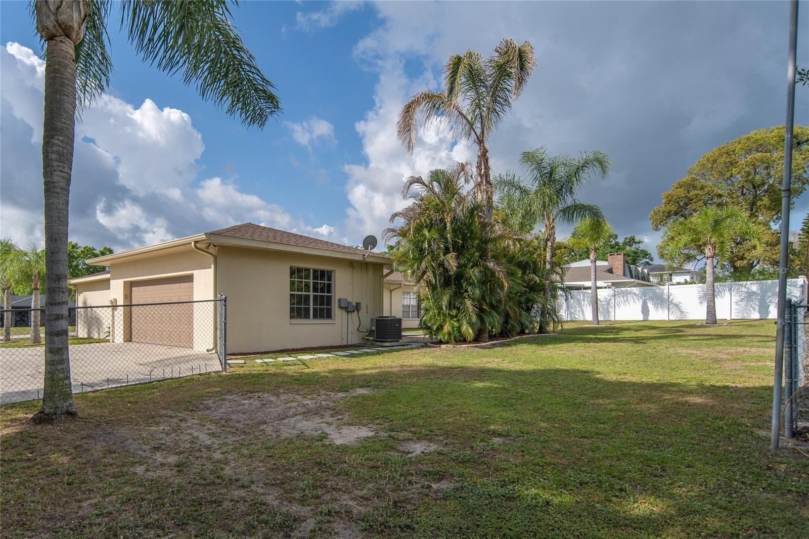 Wilshire Ct, Lakeland, FL 33813
