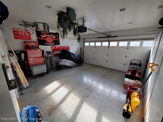 War Bonnet Dr, Commerce Township, MI 48382