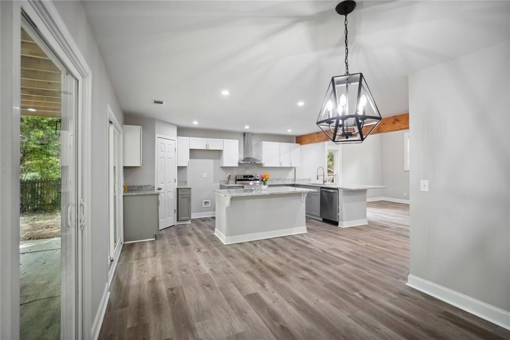 Lost Creek Cir, Stone Mountain, GA 30088