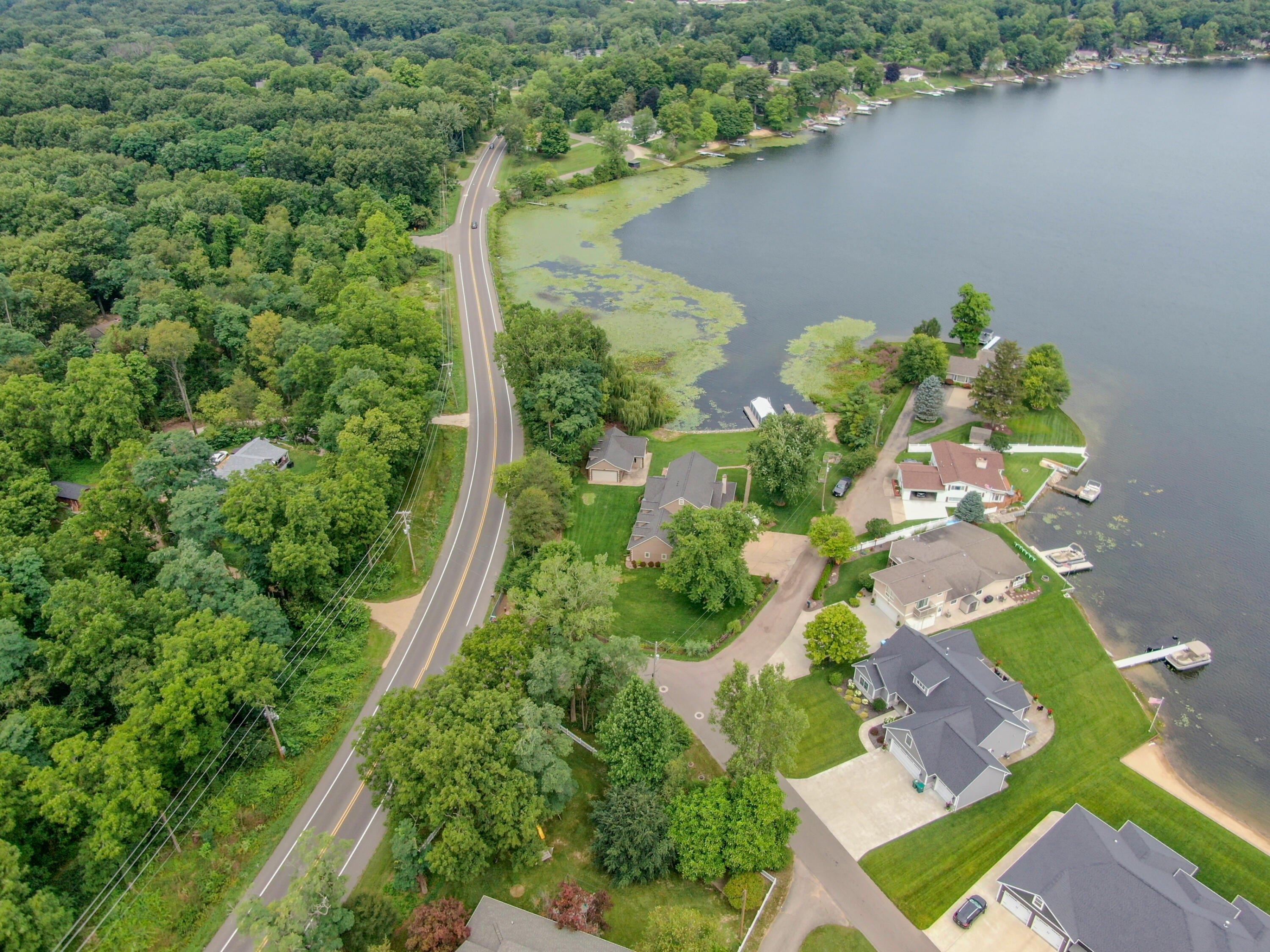 Cathedral Ln, Battle Creek, MI 49014