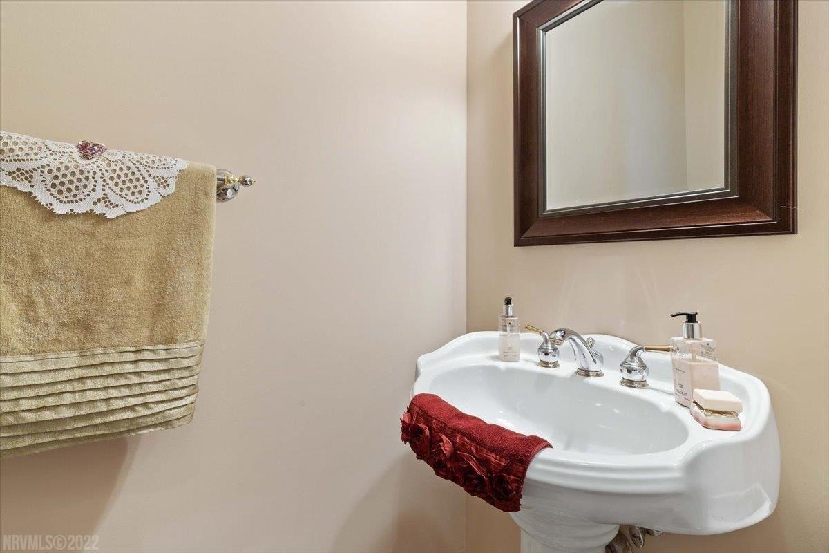 Plank Dr, Blacksburg, VA 24060