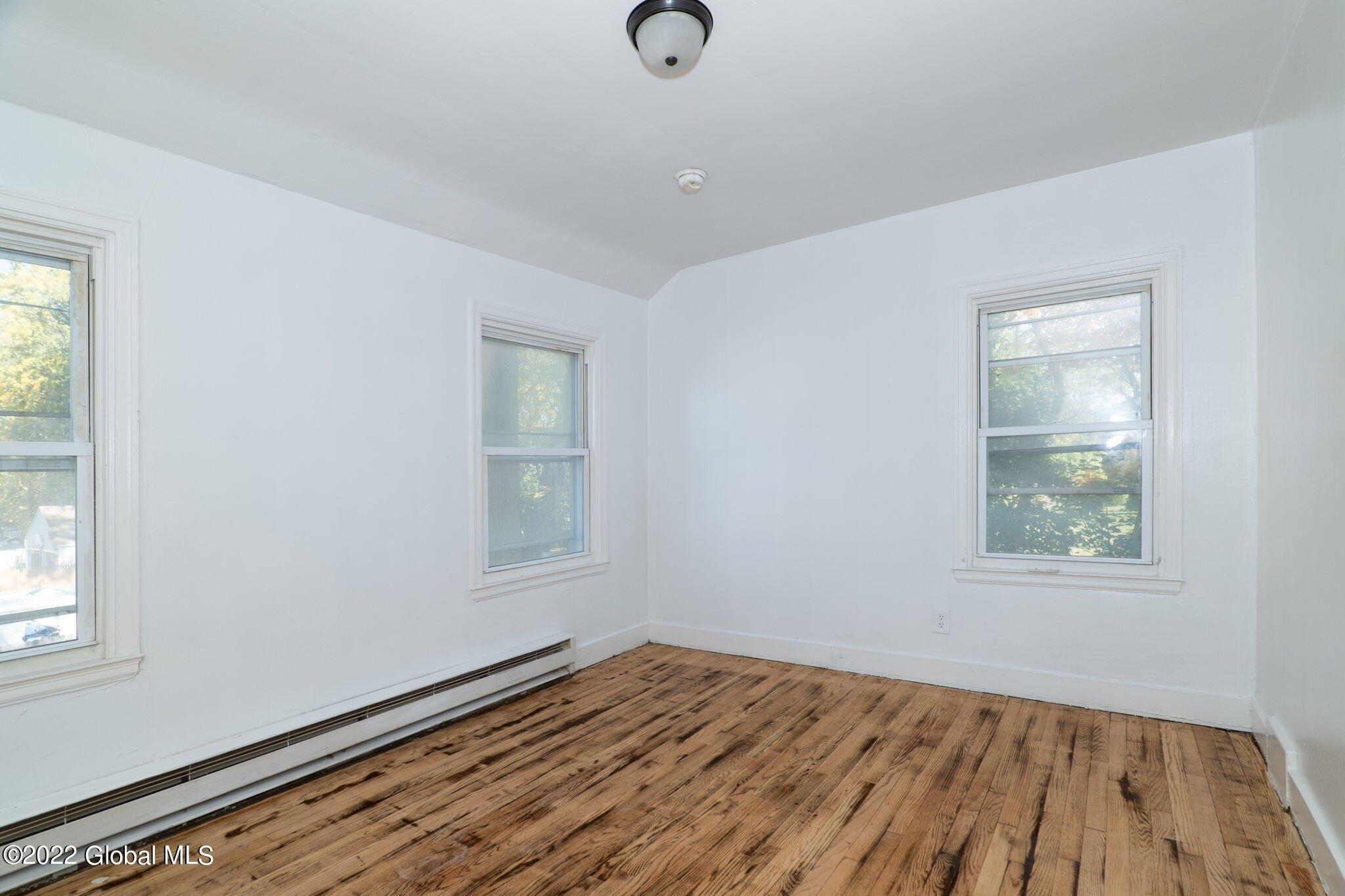 Swan St, Schenectady, NY 12307