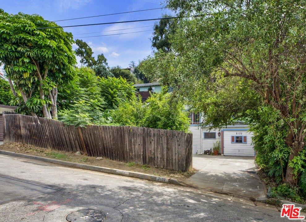 Lake Shore Ave, Los Angeles, CA 90039