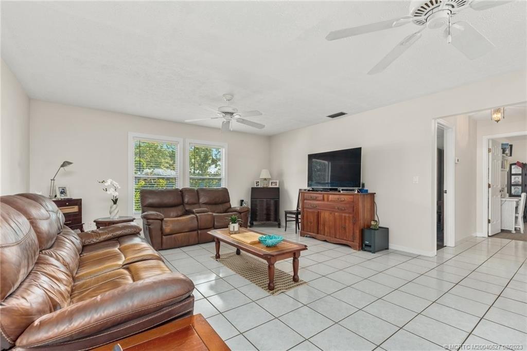Sw Landing Creek Dr, Palm City, FL 34990